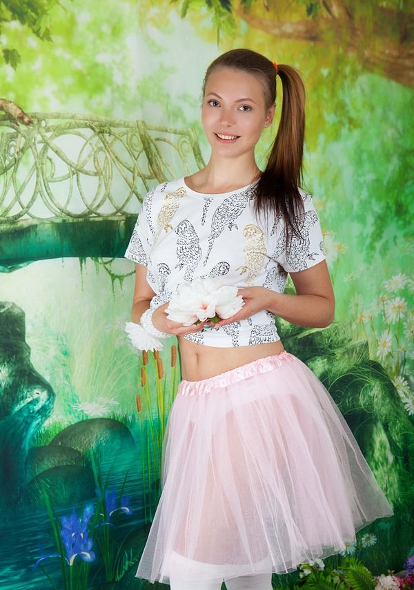 Лилия, 25